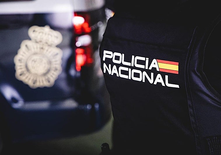 Intenta mediar en una pelea en el centro de Valladolid y acaba detenido por llevar droga
